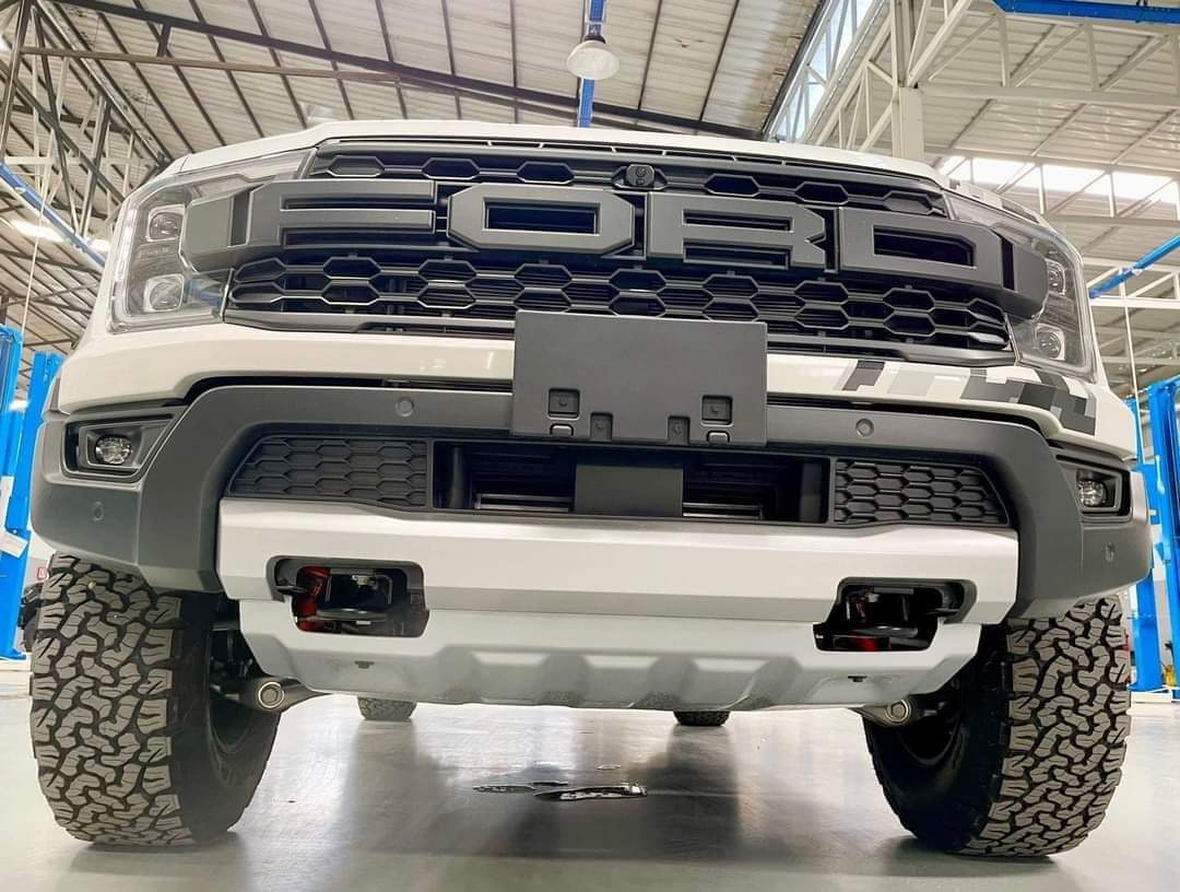 Giáp gầm phía trước của Ford Ranger Raptor 2023
